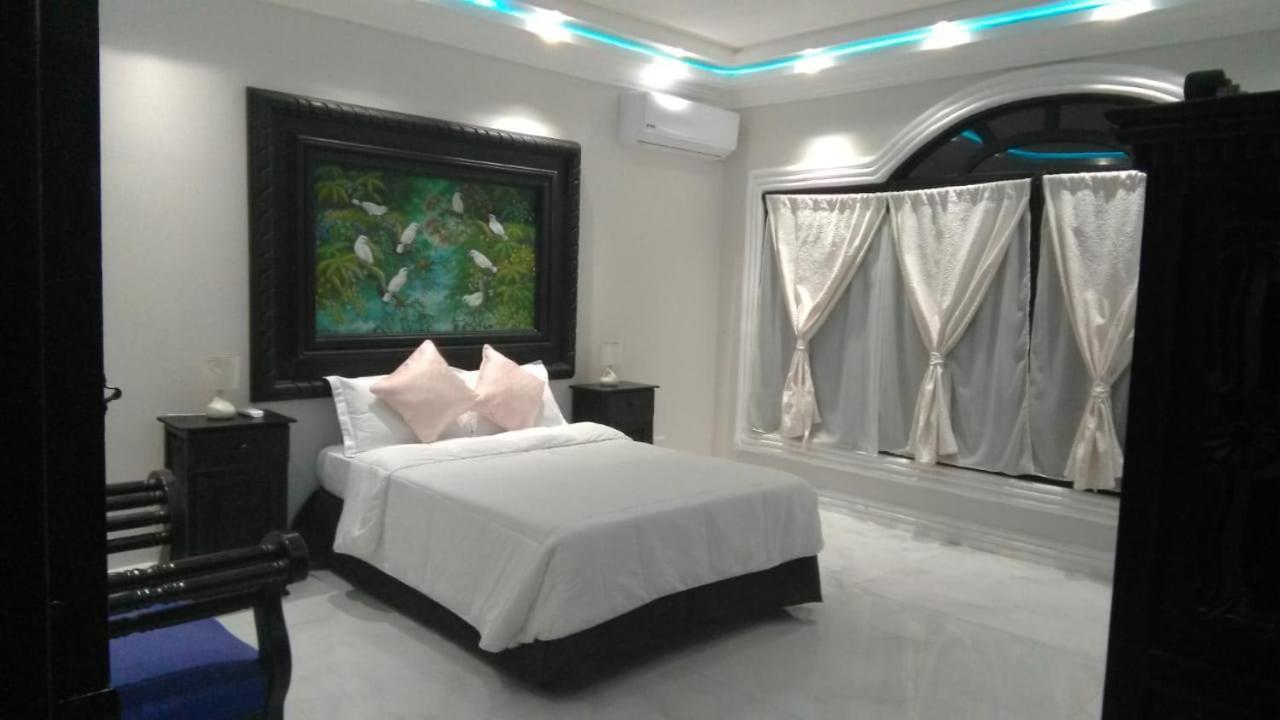 Hotel Villa Antigua San Salvador Dış mekan fotoğraf
