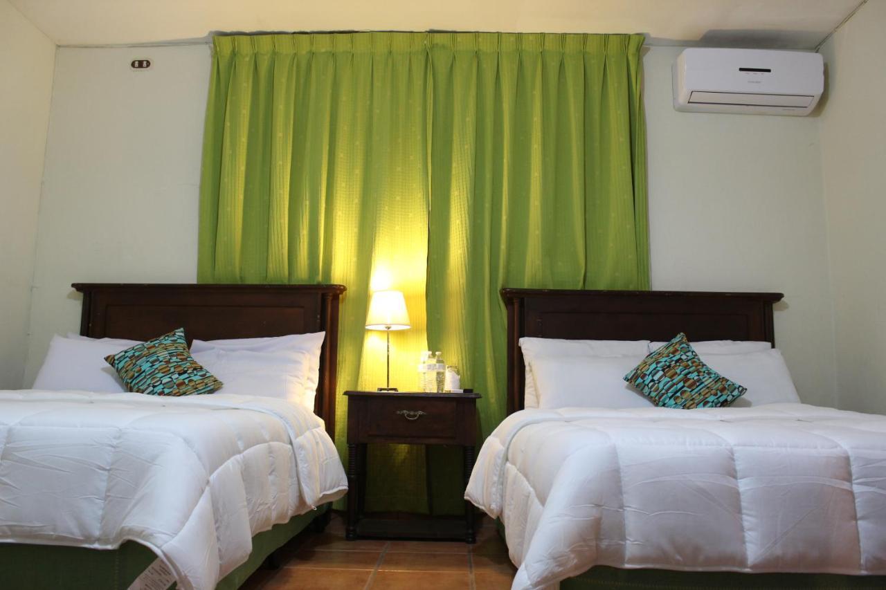 Hotel Villa Antigua San Salvador Dış mekan fotoğraf