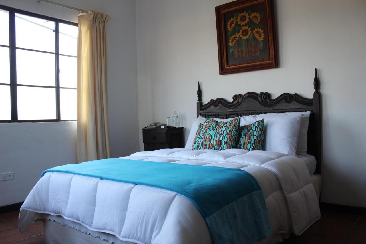 Hotel Villa Antigua San Salvador Dış mekan fotoğraf