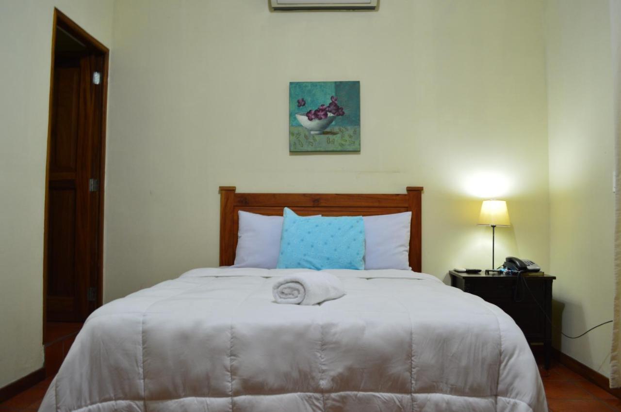 Hotel Villa Antigua San Salvador Dış mekan fotoğraf