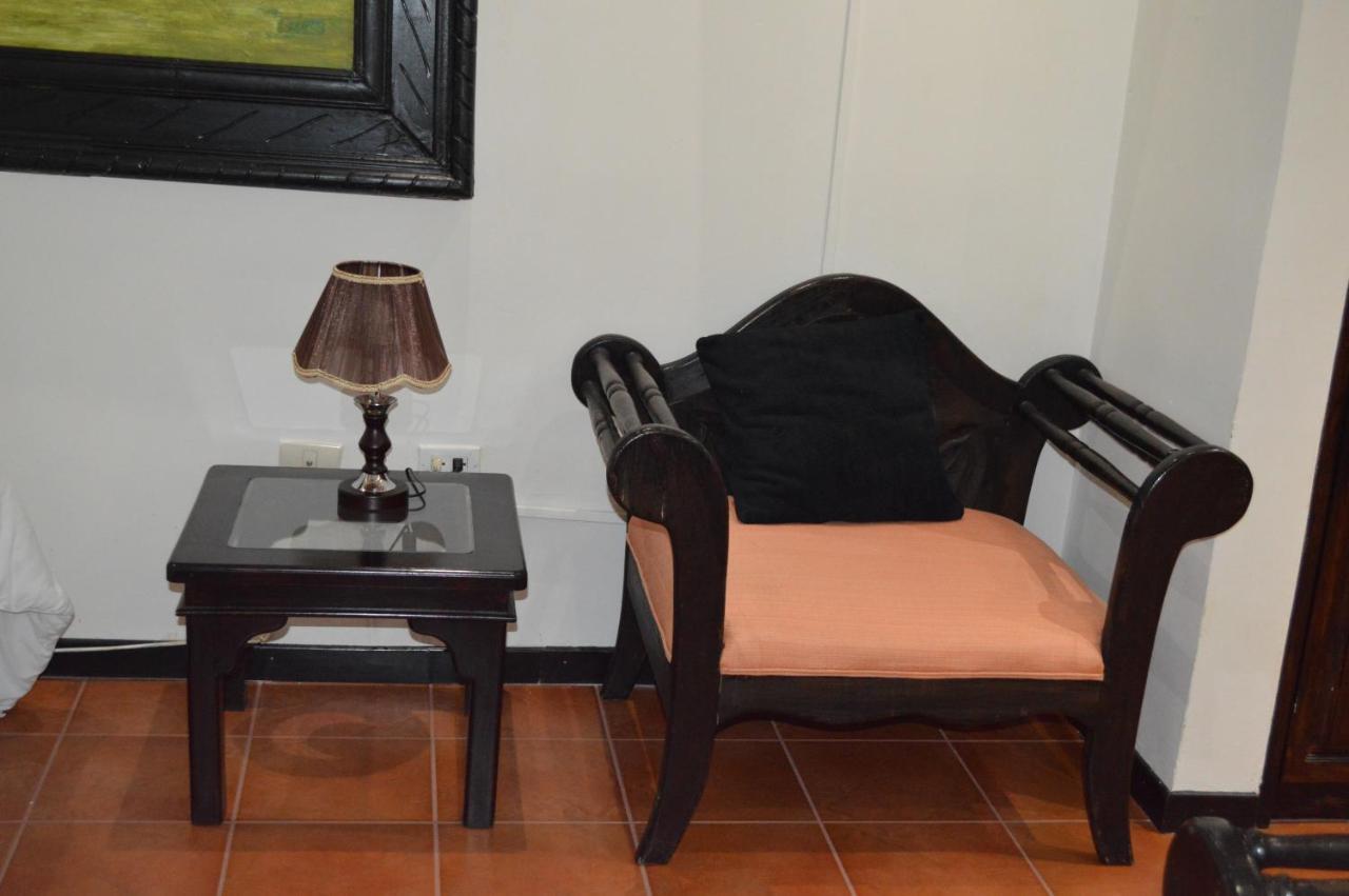 Hotel Villa Antigua San Salvador Dış mekan fotoğraf